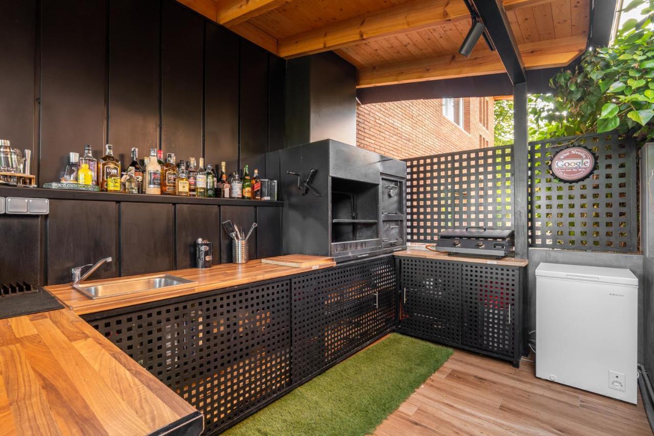 Villa Barcelona'S Tropical Oasis Sant Just Desvern Exterior foto